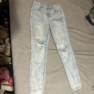 American Eagle Size 10 Regular light washed stretchy jeans